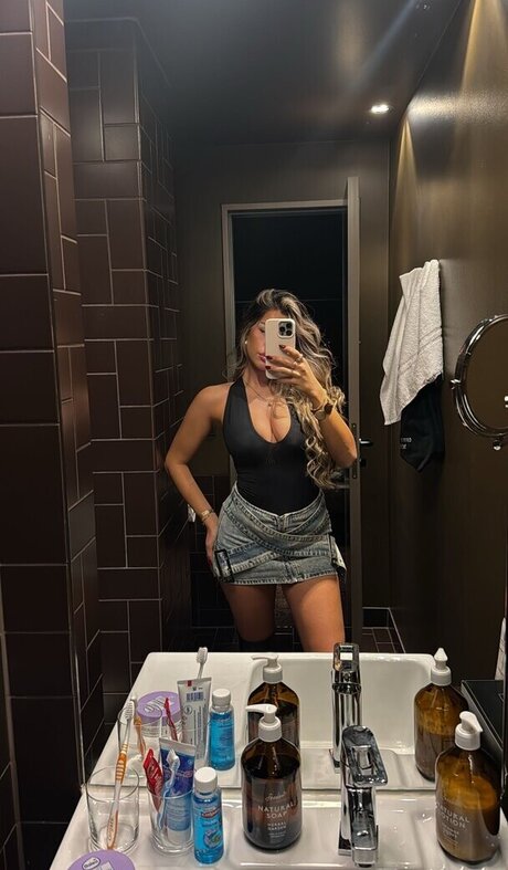 Almira Azemi pornstar nude picture