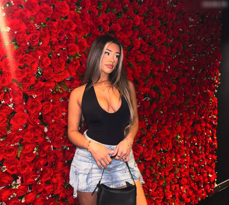 Almira Azemi adult model images