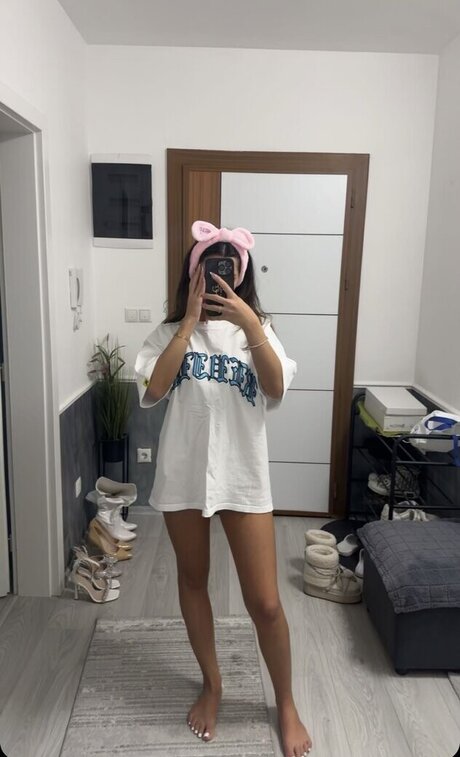 Almira Azemi star nice pics