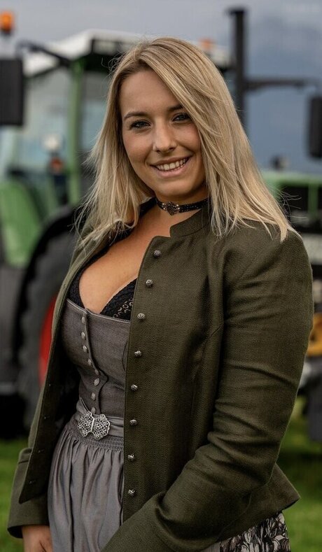 Alinas Landleben free model pic