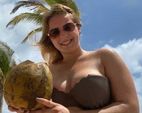 Alinas Landleben model exclusive photos