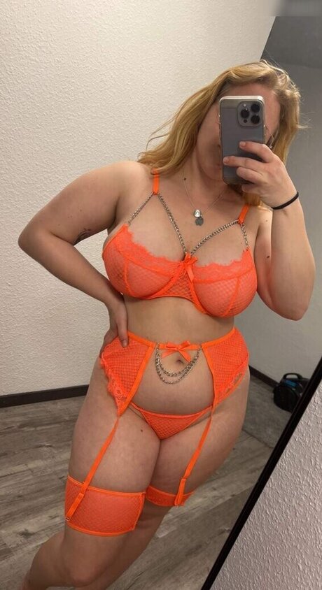 Sarahfahr9 star naked photos