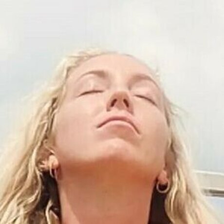 Jeneva From PARiTY sexy star image