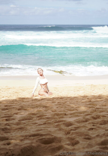 Jeneva From PARiTY porn actress pictures