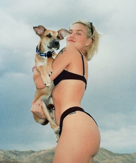 Maddie Hasson model nudes archive