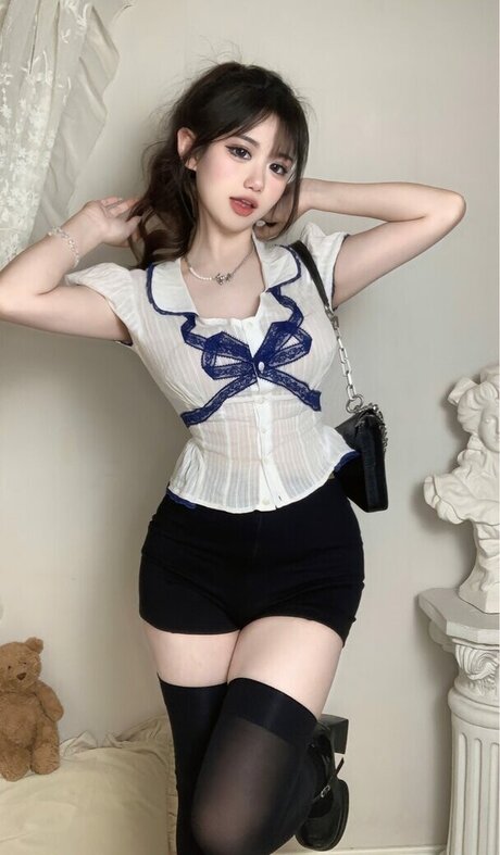 Fennai_ exclusive model img