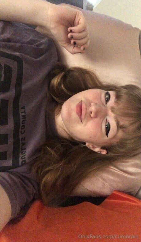 Cumbrain nude model images