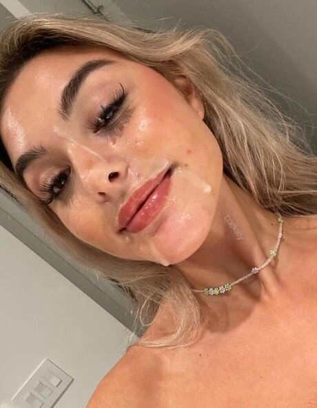 Kittiebabyxxx model exclusive galleries