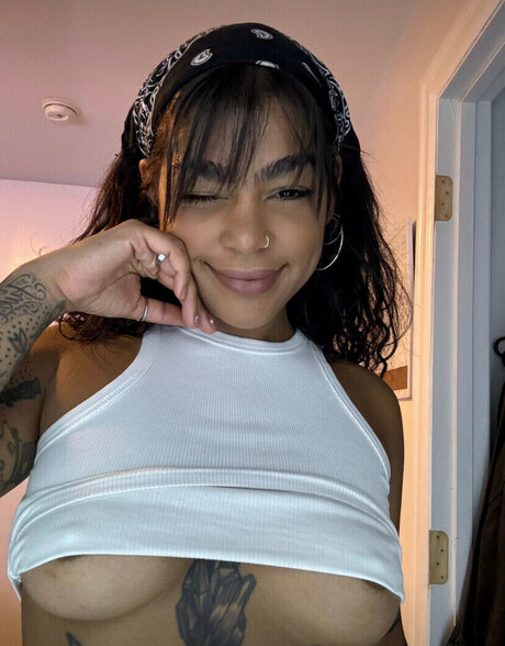 Carla Andreina profile pic