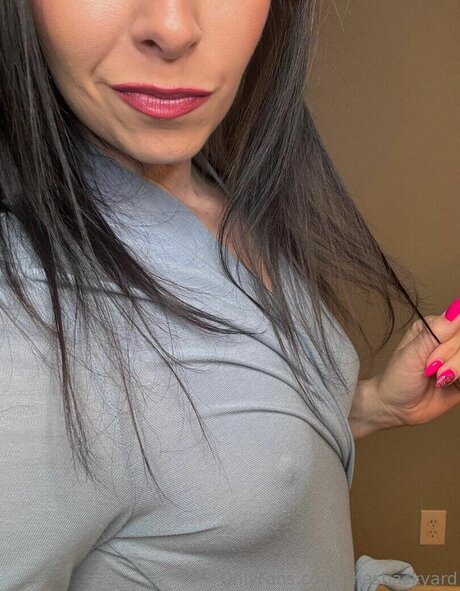 Annie Kundis erotic pornstar galleries