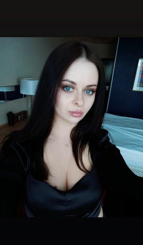 Zhukovachris naked actress pic