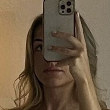 Leonie brrr model sexy pictures