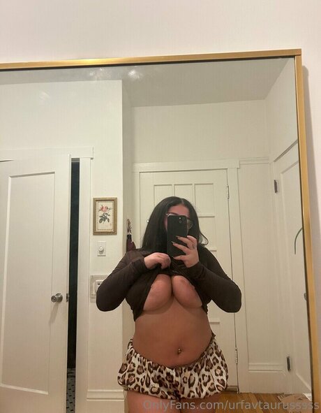 badgal pheephee model exclusive images