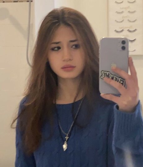 Emilykr0pp star naked galleries