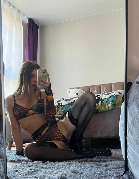 LalliPop naked actress pics