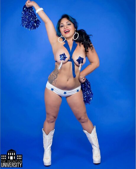 Risa Risque sexy model pictures