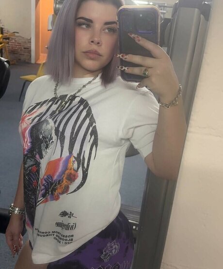 Lexis adale exclusive model img