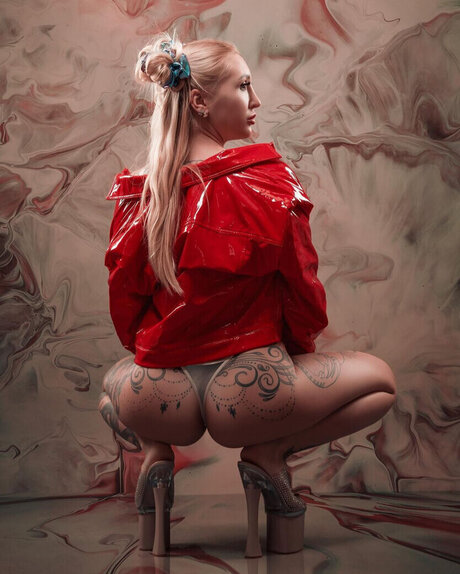 Kara Kay pornstar naked photo