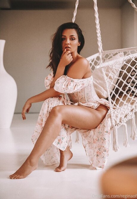 Regina Hixt star exclusive pictures