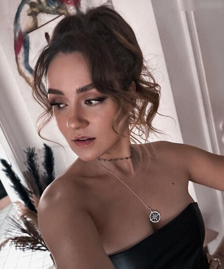 Regina Hixt model nudes pics