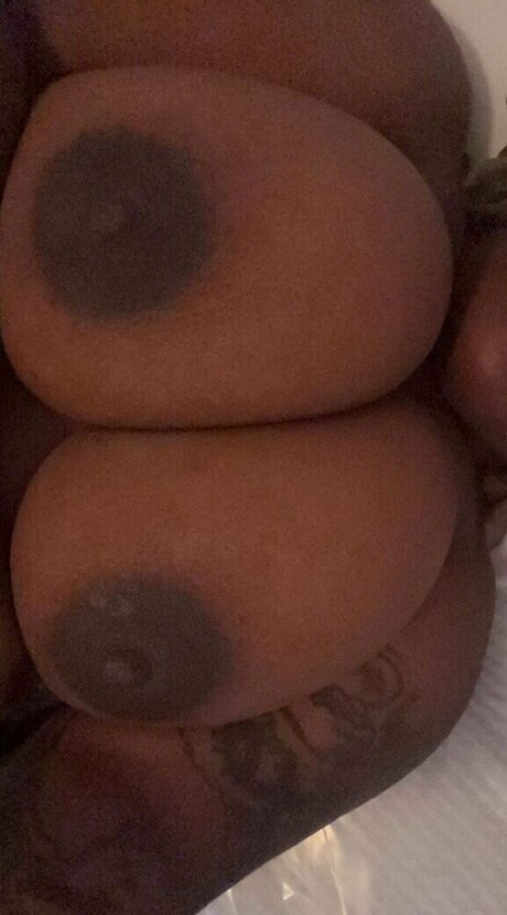 Kissmykittkatt model erotic image