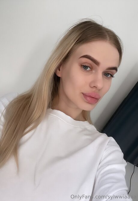 petite teen onlyfans hot naked photo