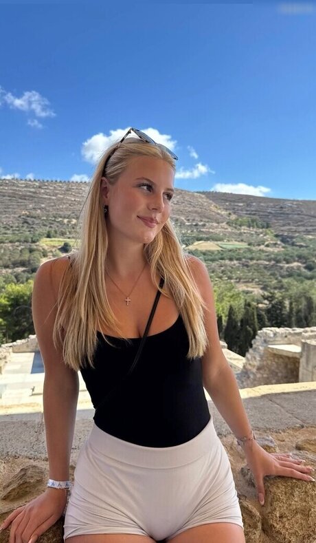 Luisa mnck hd pornstar img