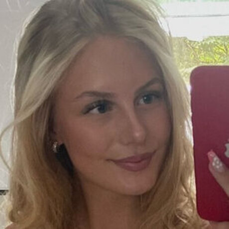 Luisa mnck pretty actress images