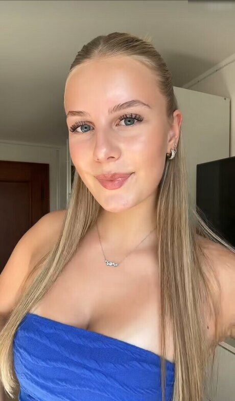 Luisa mnck model nice picture