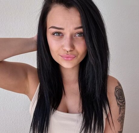 Wer ist sie_ star naked images