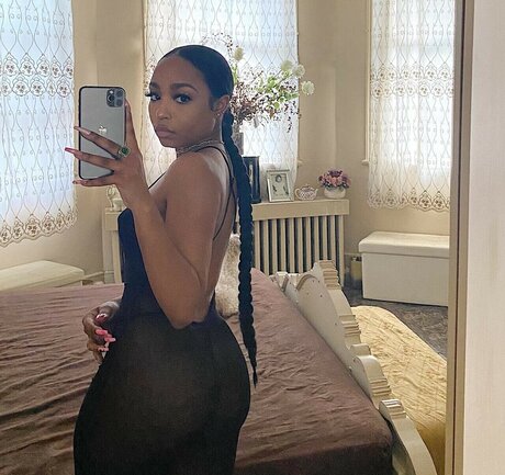 Trapezoidmouth naked star img