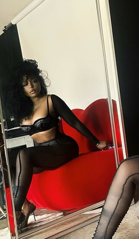 Trapezoidmouth nude pornstar pics