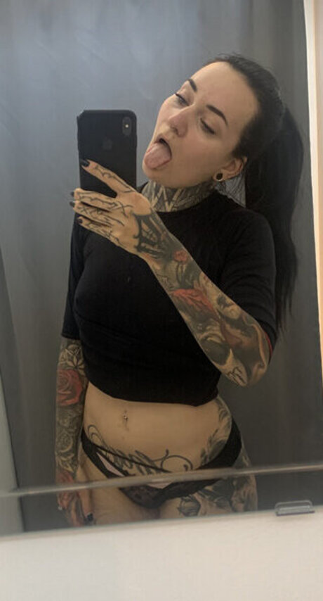 Bella Isadora star naked gallery