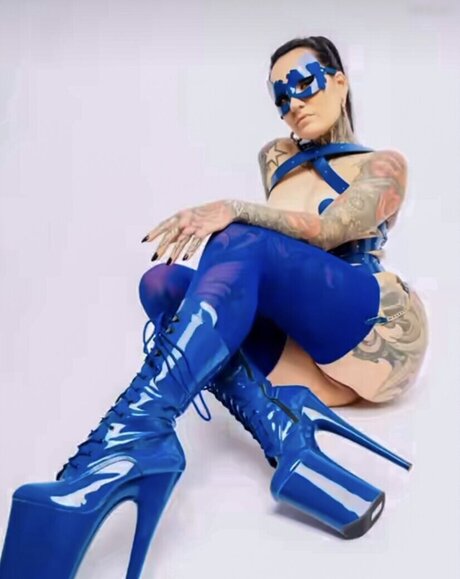 Bella Isadora art actress galleries