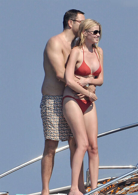 Lara Stone pornstar art photos