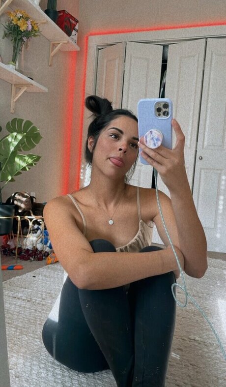 imamethystt pornographic model archive