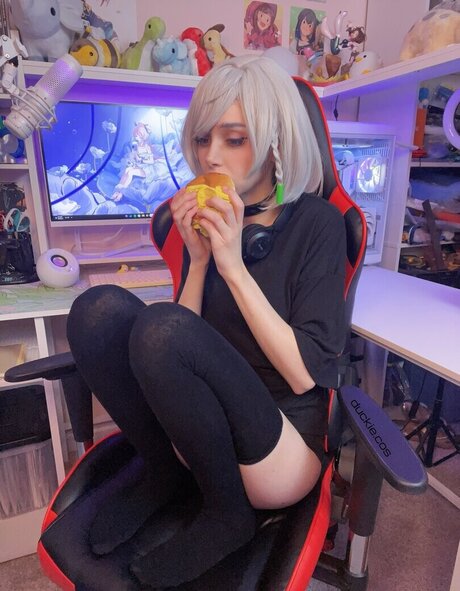 Duckie Cos star naked pics