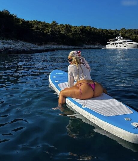 Nilufarsra pornstar hd photo