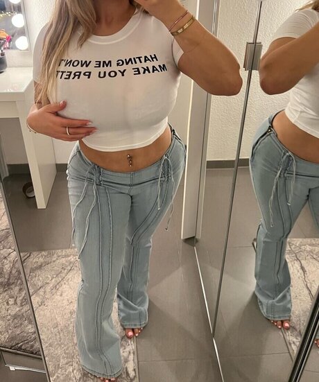 Nilufarsra pornographic star photos