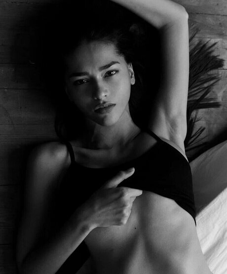 Schassi adult model galleries