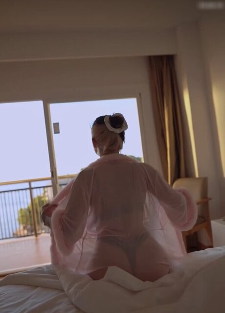 Salome Sylvana naked pornstar gallery