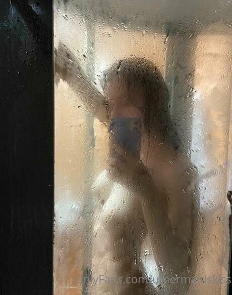 Mermaids Kiss sex pornstar photo