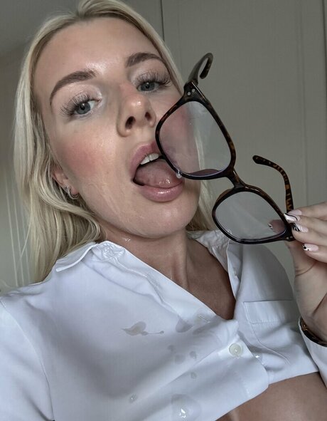 Emily Walters star beautiful gallery