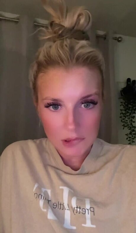 Emily Walters xxx pornstar picture