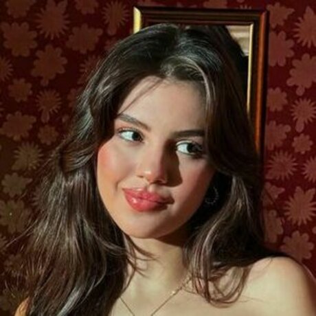 Sinem Melek Co kun star hot pics