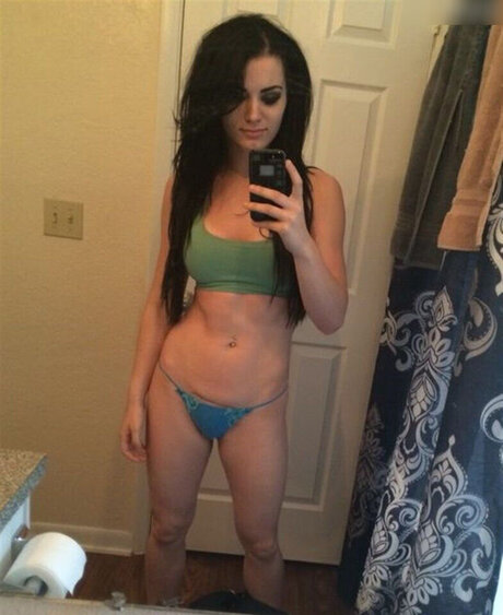 Saraya Jade Bevis pretty model photo