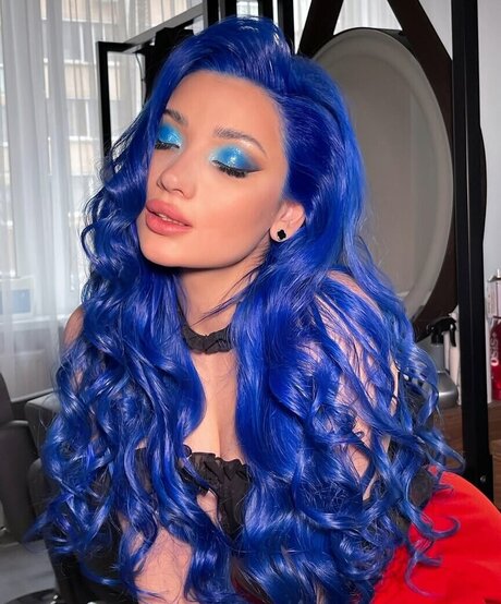 bedlamm_ model naked pic