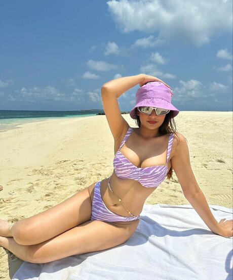 Kashish Mehta model pretty photo