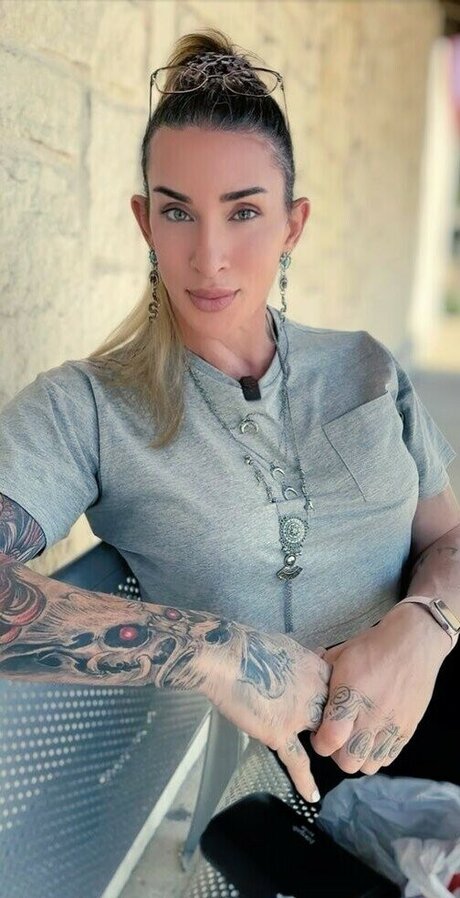 Gabbi Tuft star hot img