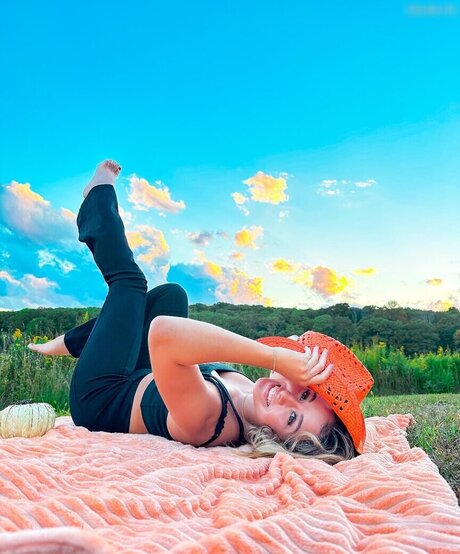 julie tirado model beautiful picture